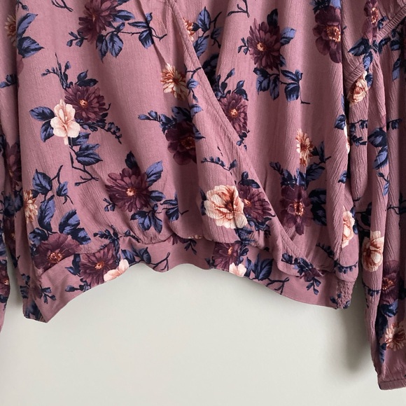 American Eagle Pink Wrap Blouse with V-Neck and Billowy Sleeves - Picture 4 of 5